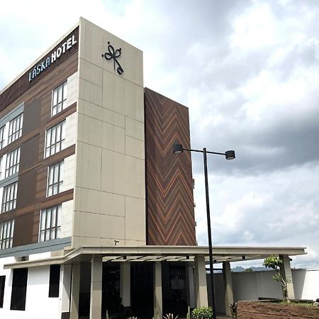 Laska Hotel Sukabumi Exterior photo