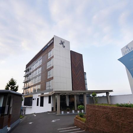 Laska Hotel Sukabumi Exterior photo