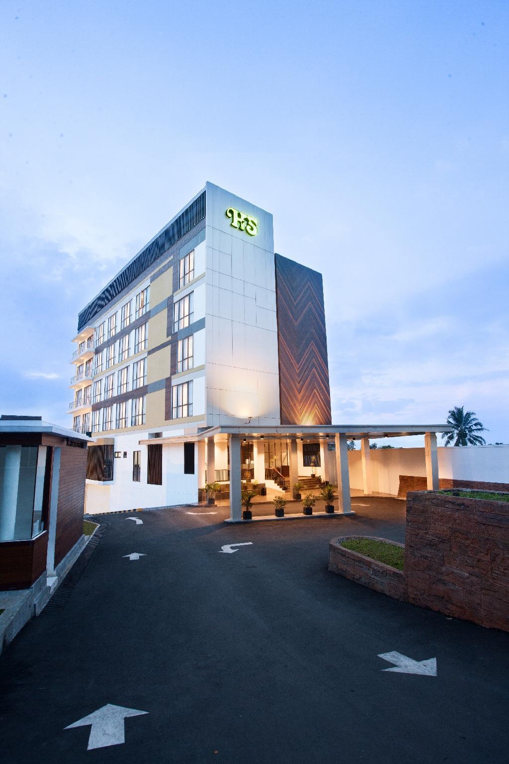 Laska Hotel Sukabumi Exterior photo