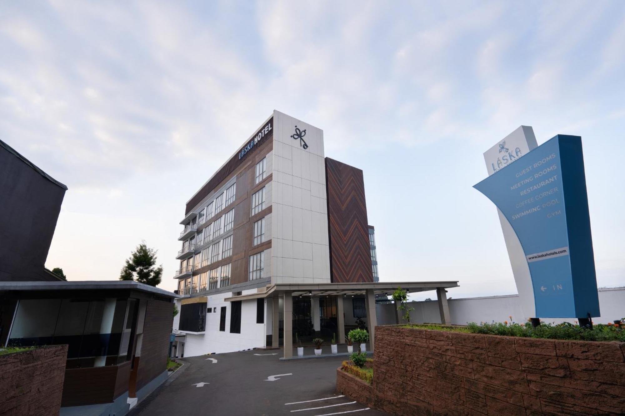 Laska Hotel Sukabumi Exterior photo